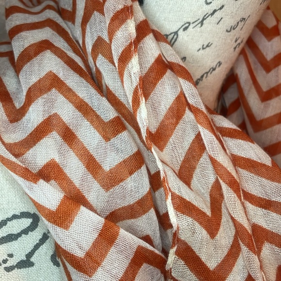 Chevron Pattern Infinity Scarf - Picture 3 of 4